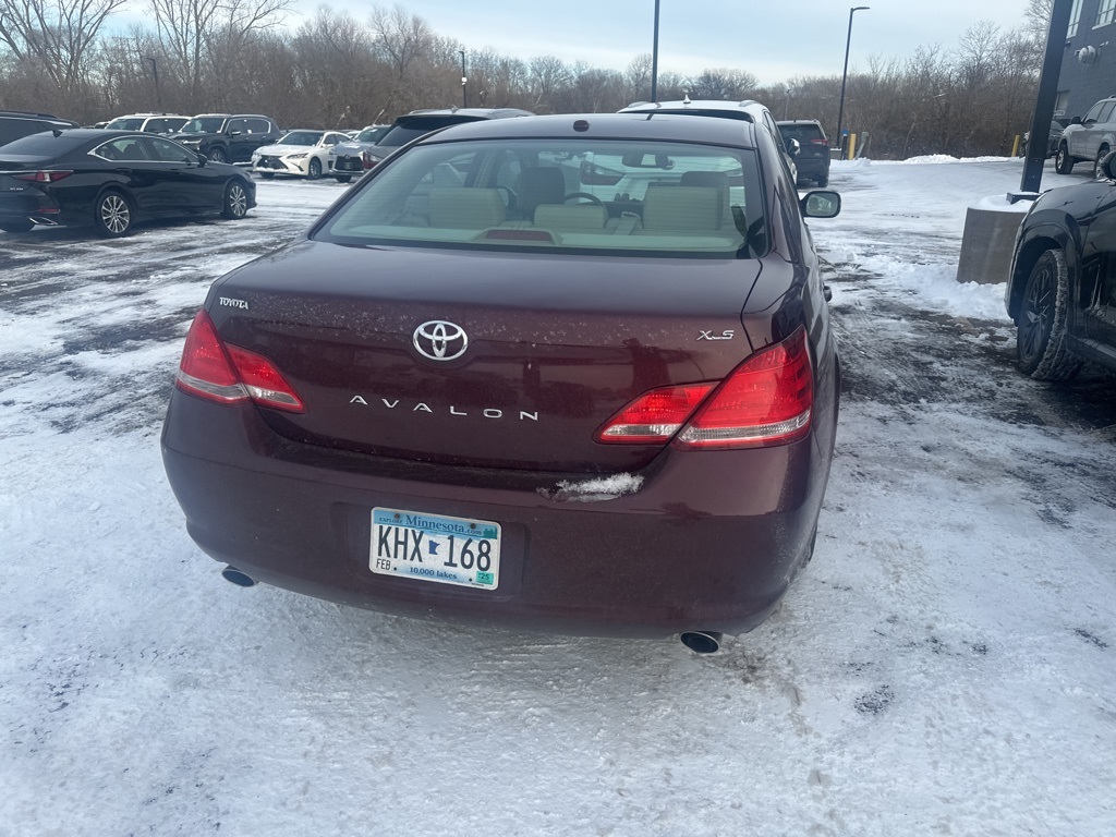 2010 Toyota Avalon XLS 11