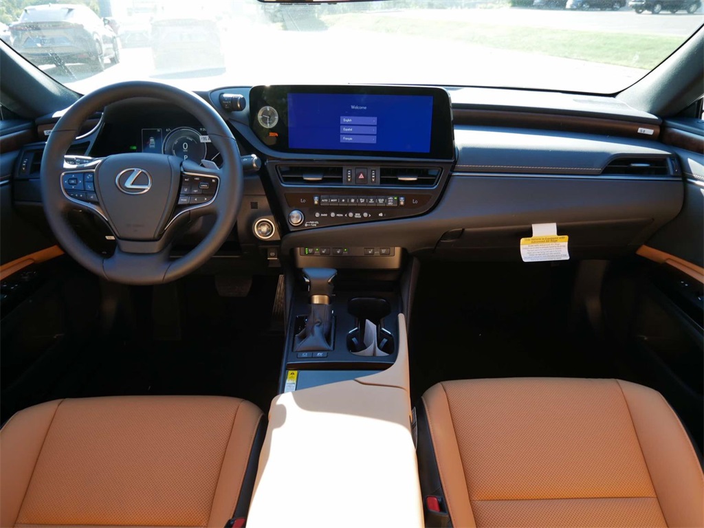 2025 Lexus ES 300h Luxury 11