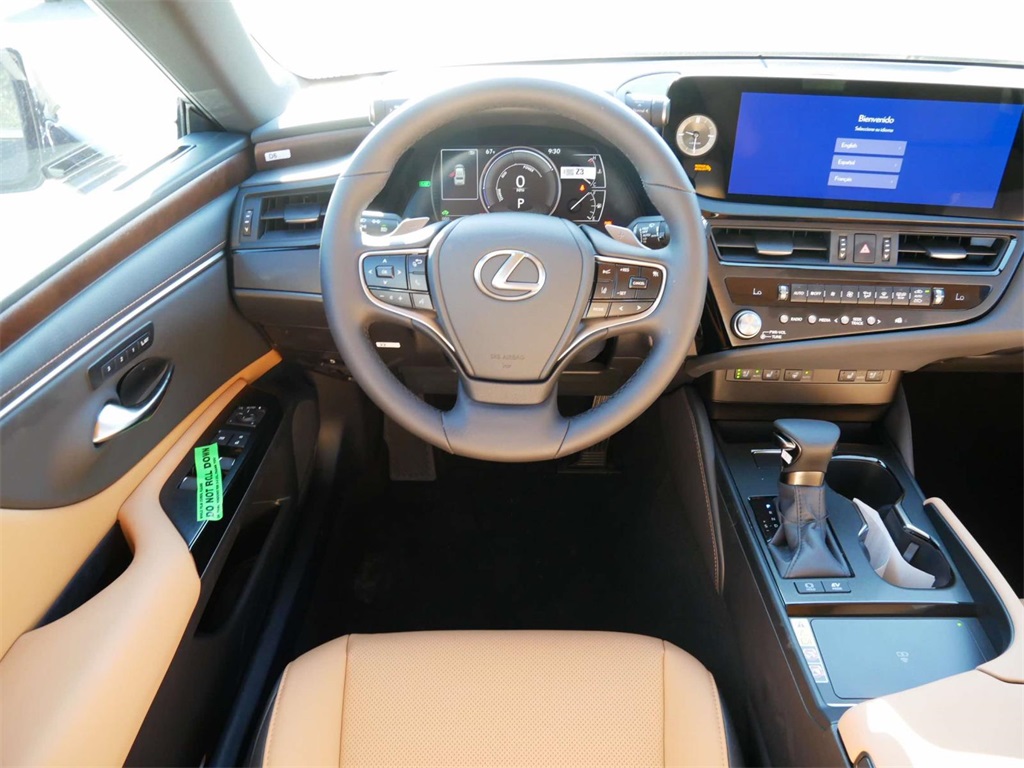 2025 Lexus ES 300h Luxury 13