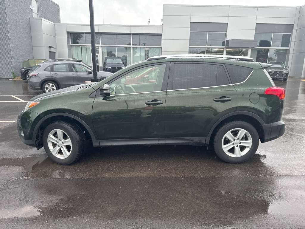 2013 Toyota RAV4 XLE 8