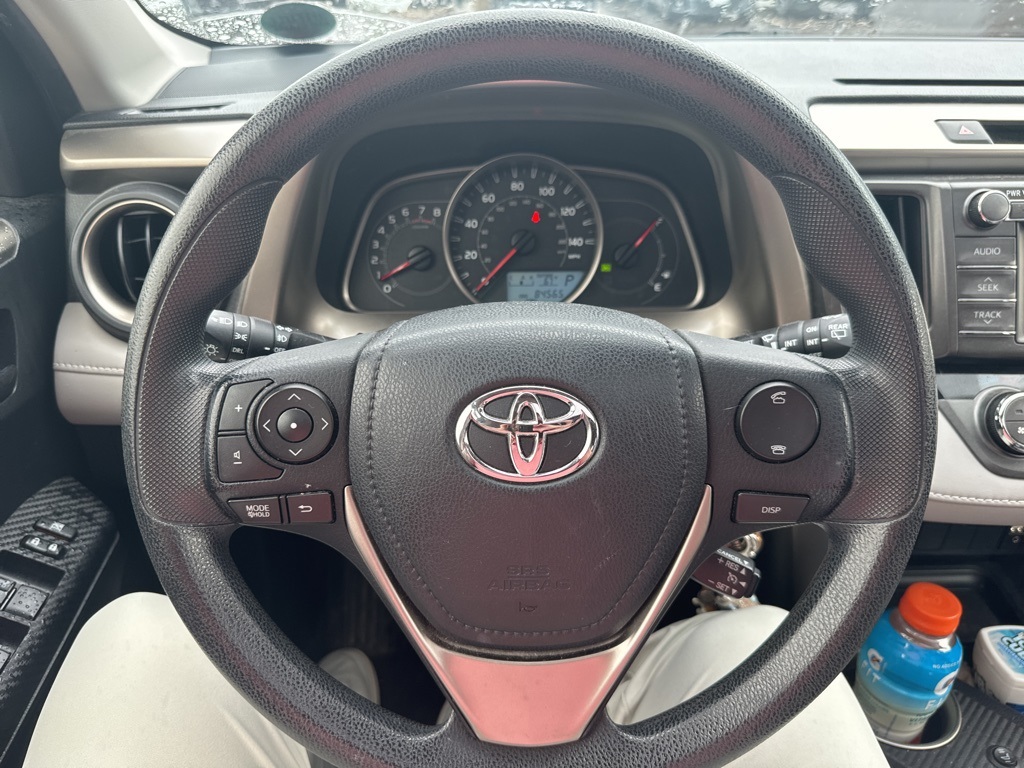 2013 Toyota RAV4 XLE 14