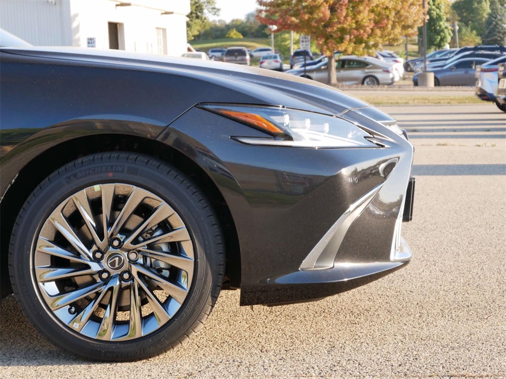 2025 Lexus ES 300h Ultra Luxury 7