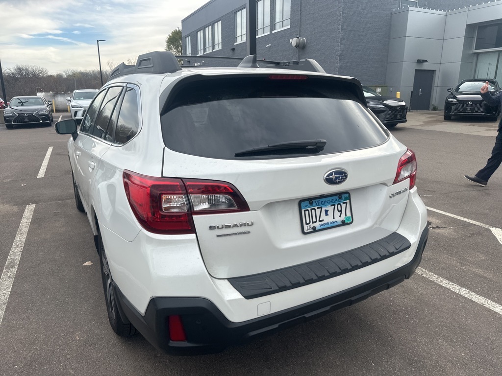 2019 Subaru Outback 2.5i 10