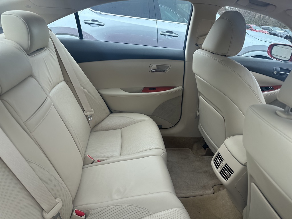 2011 Lexus ES 350 27