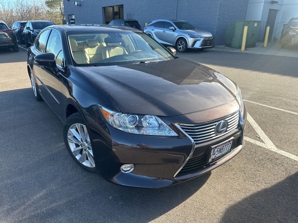 2015 Lexus ES 300h 1