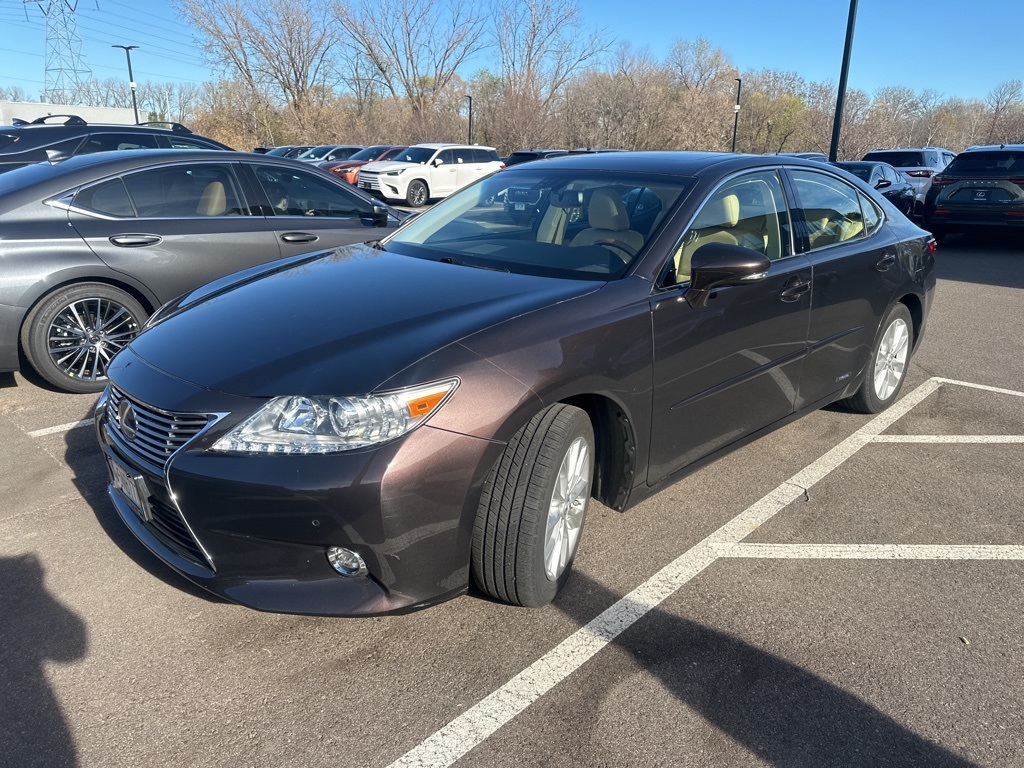 2015 Lexus ES 300h 2