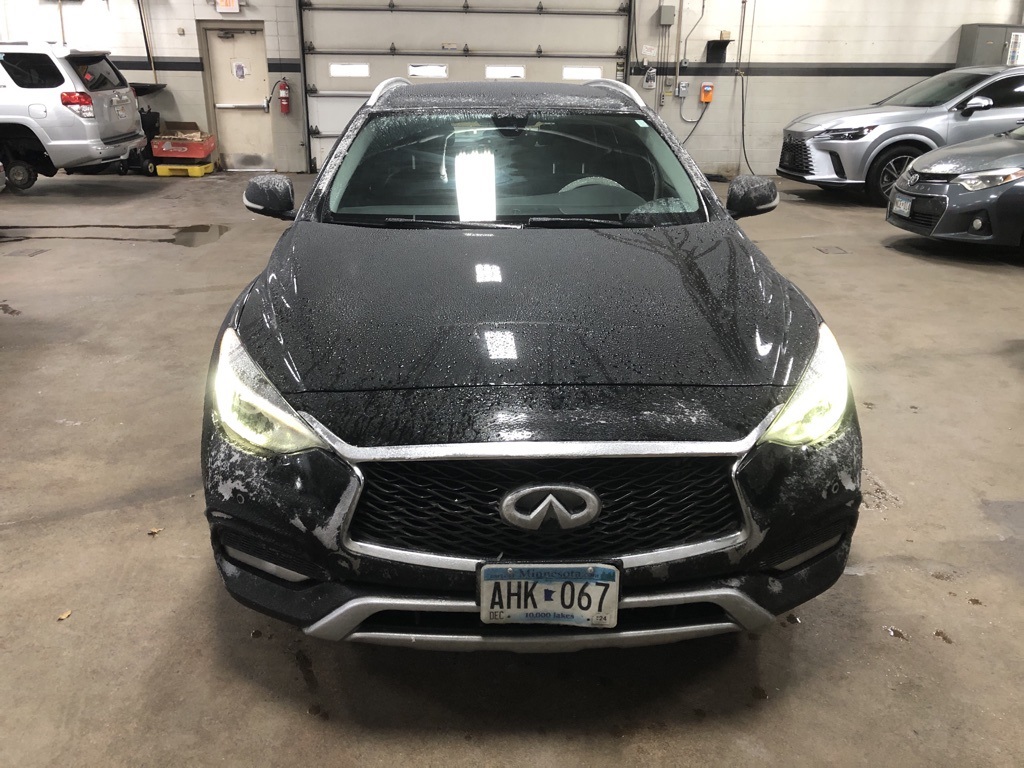 2017 INFINITI QX30 Premium 2