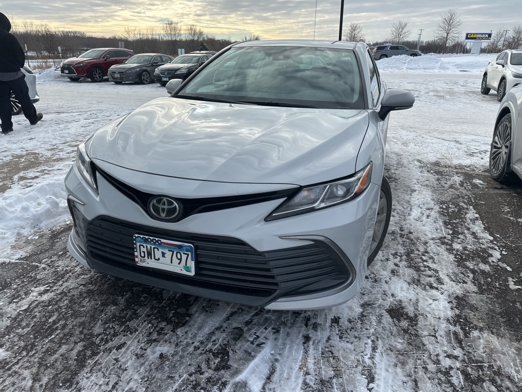 2022 Toyota Camry LE 2