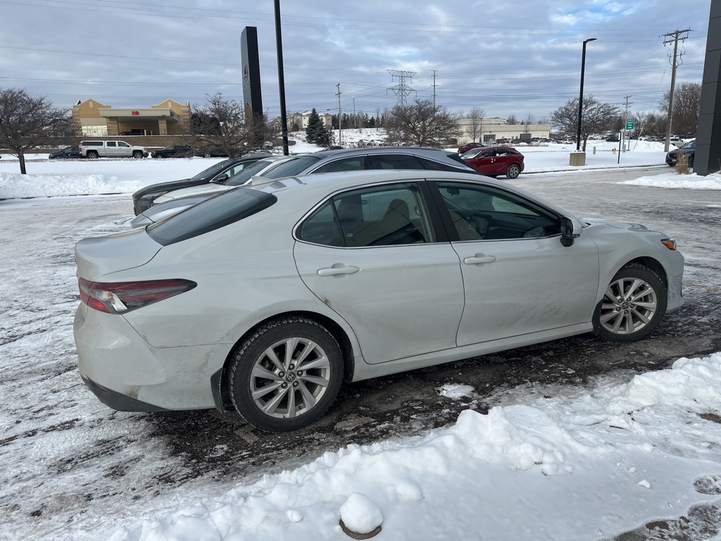 2022 Toyota Camry LE 10