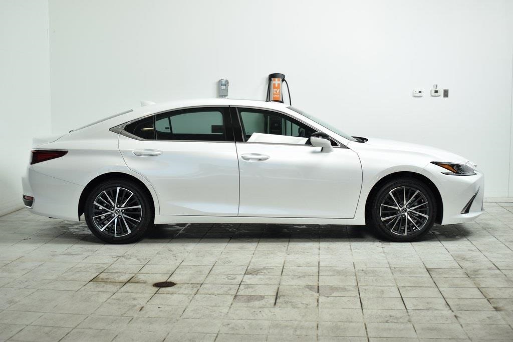 2024 Lexus ES 250 2