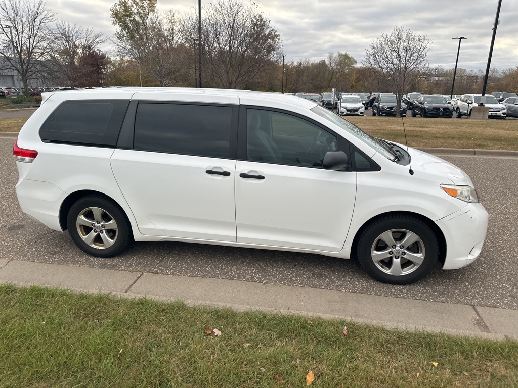 2011 Toyota Sienna Base 16