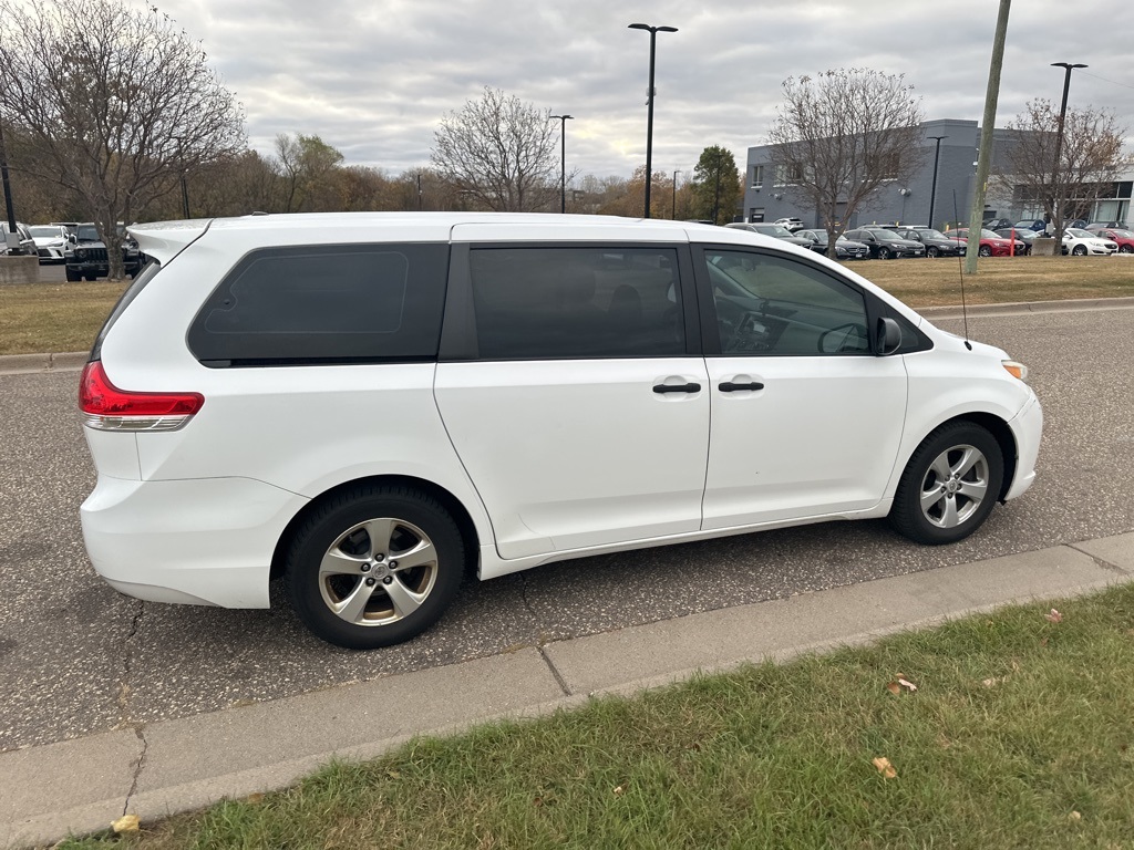 2011 Toyota Sienna Base 17