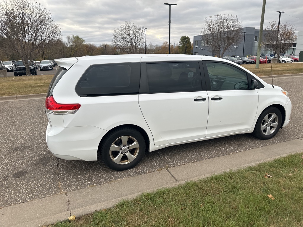 2011 Toyota Sienna Base 18