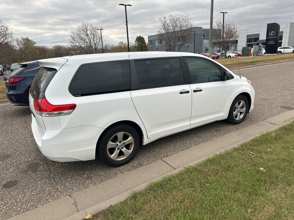 2011 Toyota Sienna Base 19