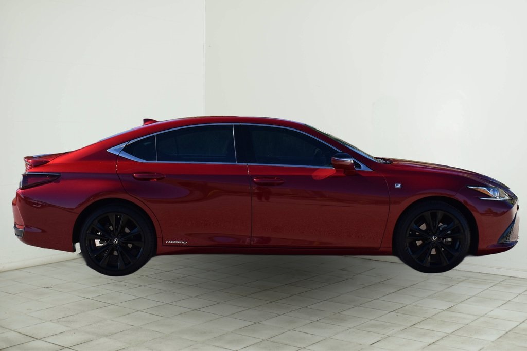 2022 Lexus ES 300h 2