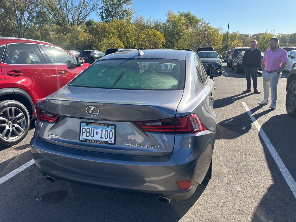 2016 Lexus IS 350 9