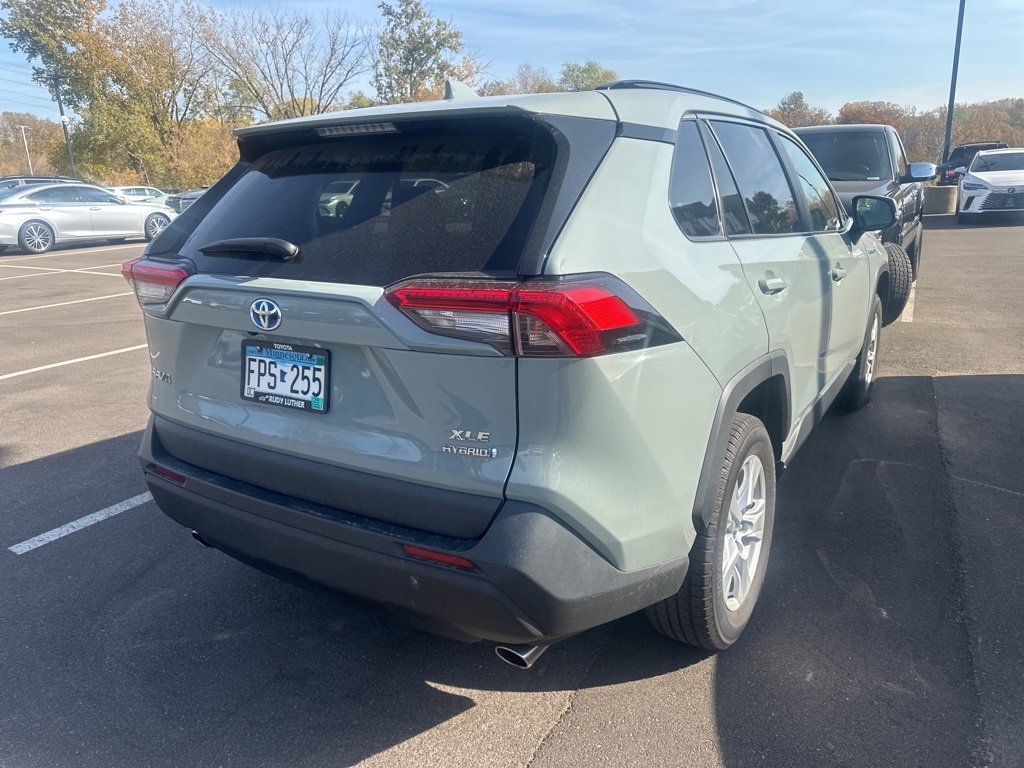 2021 Toyota RAV4 Hybrid XLE 7