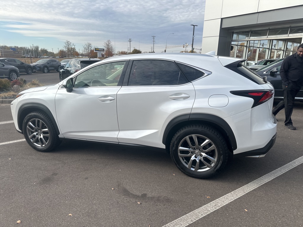 2016 Lexus NX 200t 11