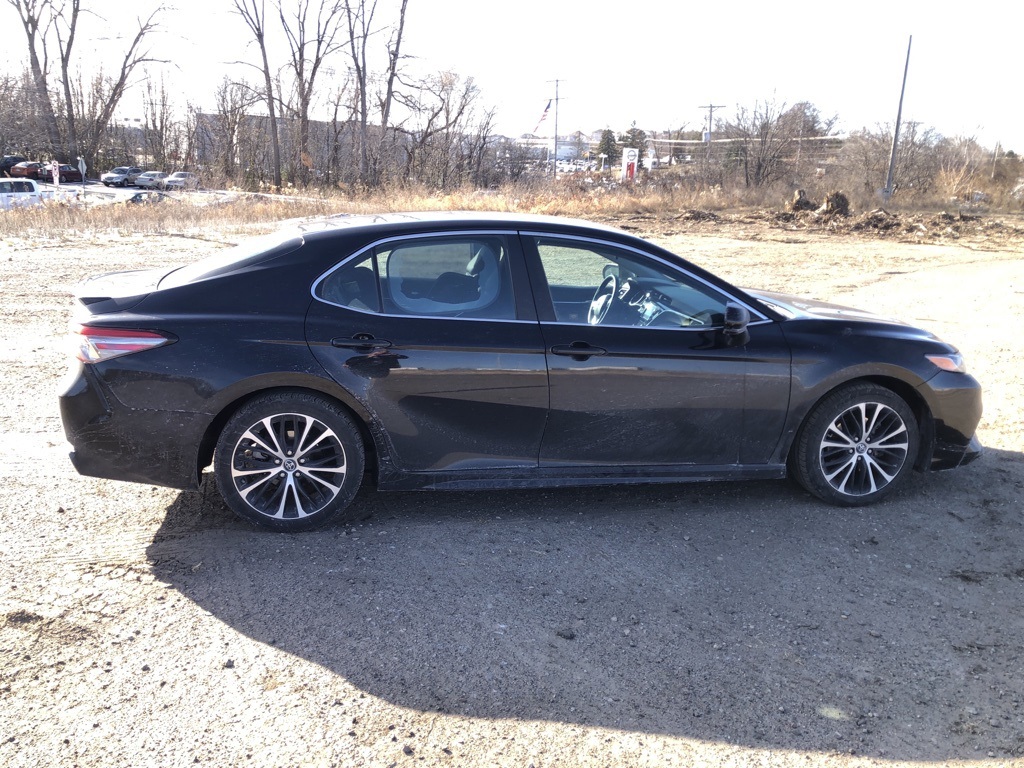 2018 Toyota Camry L 10