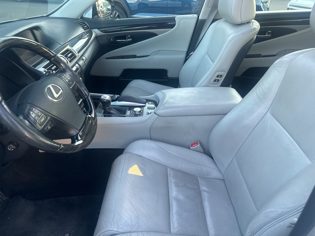 2013 Lexus LS 460 19