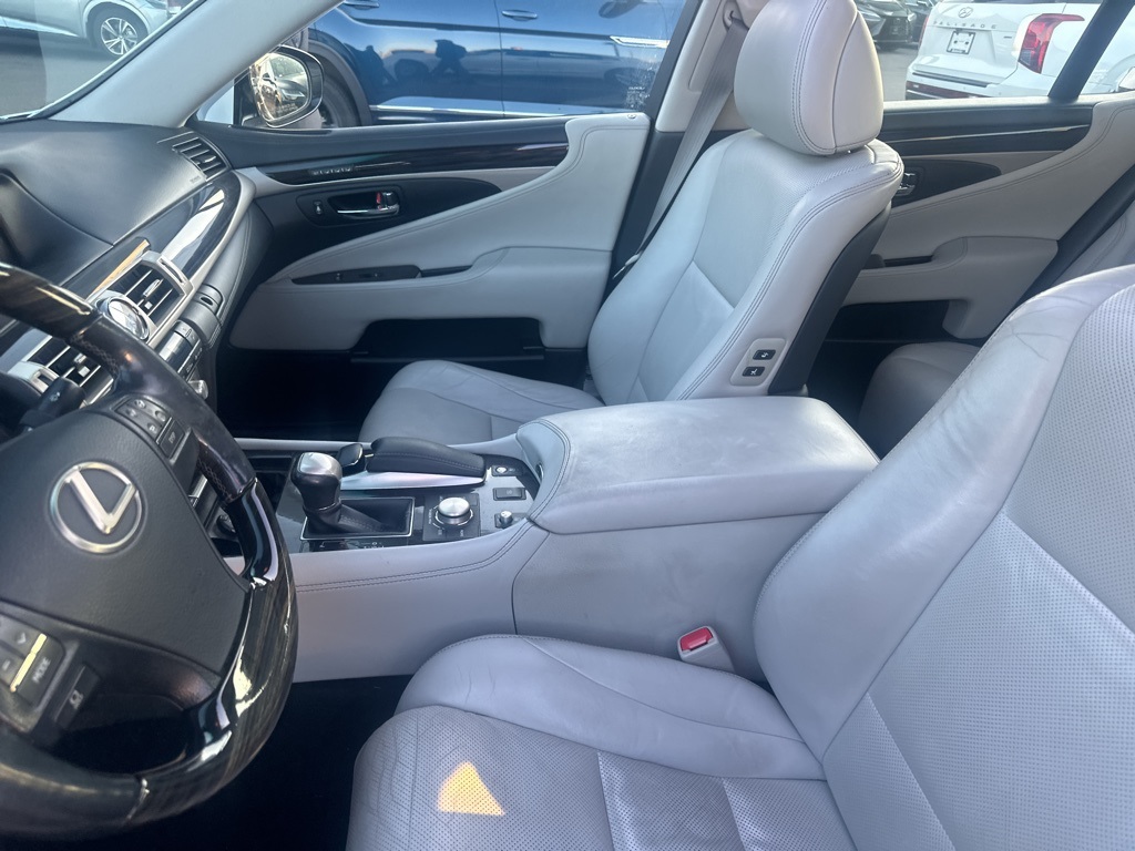 2013 Lexus LS 460 22