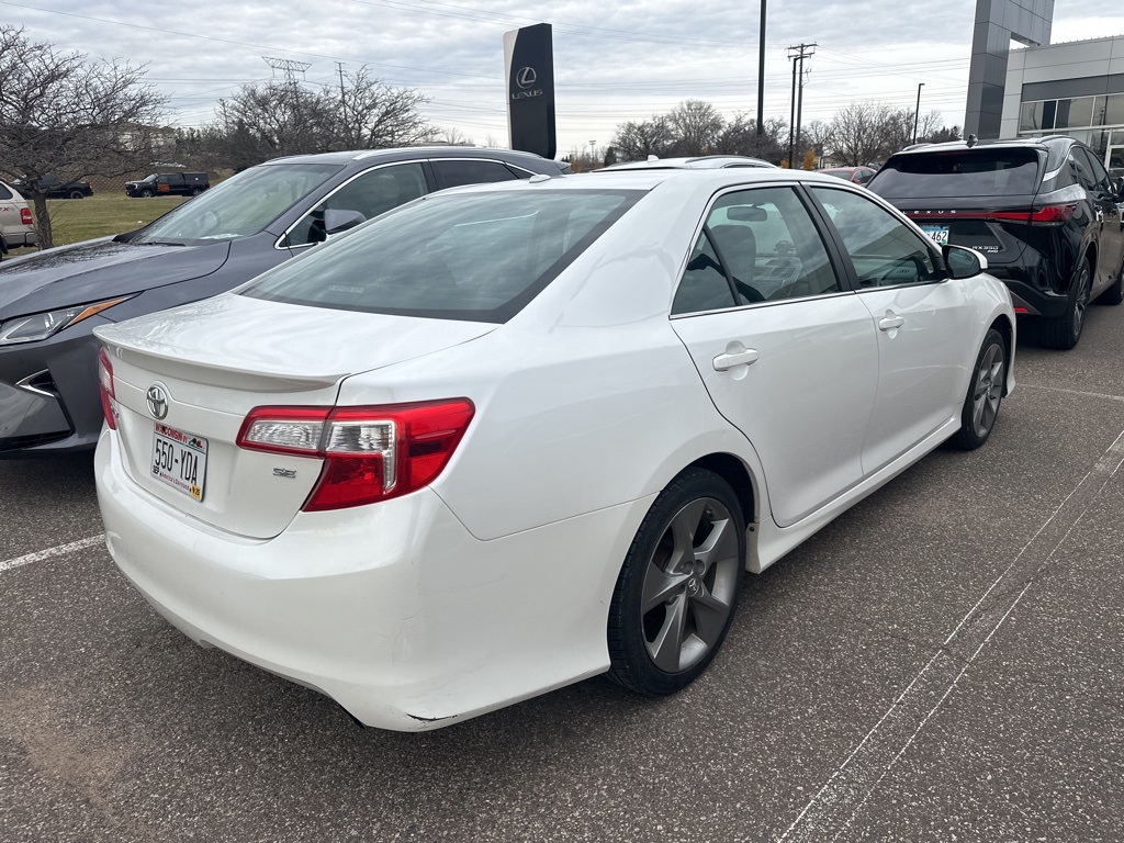 2012 Toyota Camry SE 4