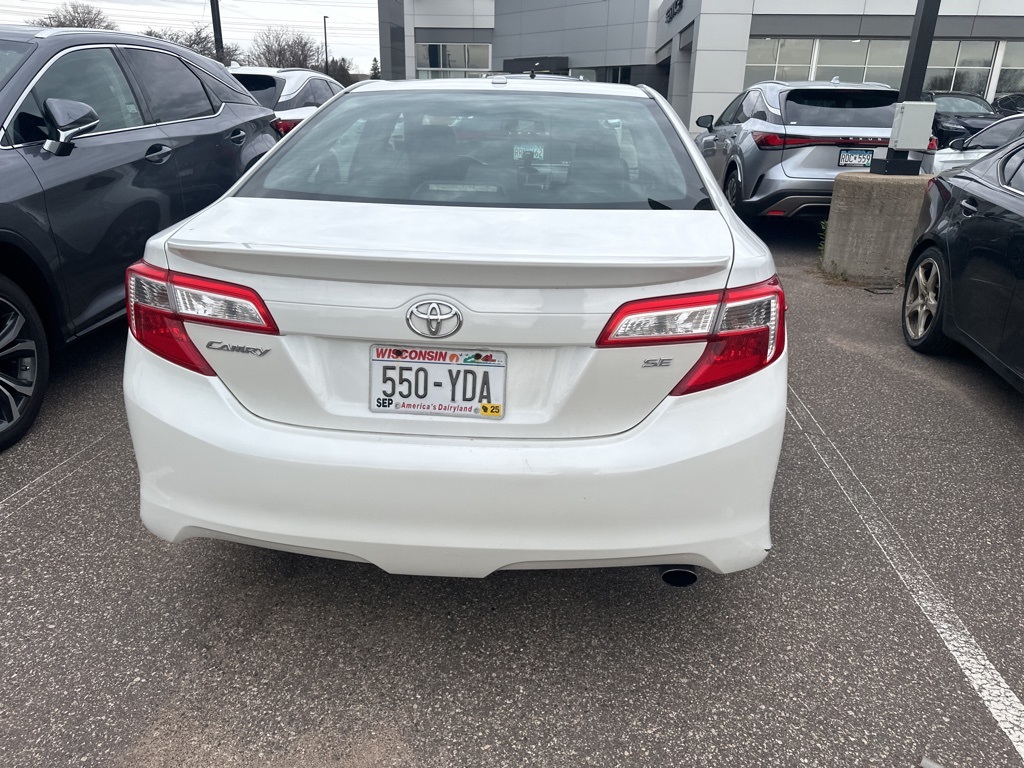 2012 Toyota Camry SE 6