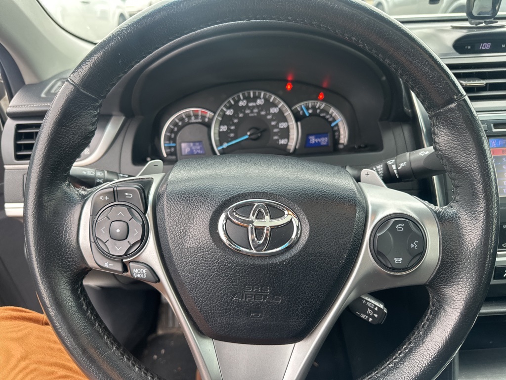 2012 Toyota Camry SE 11