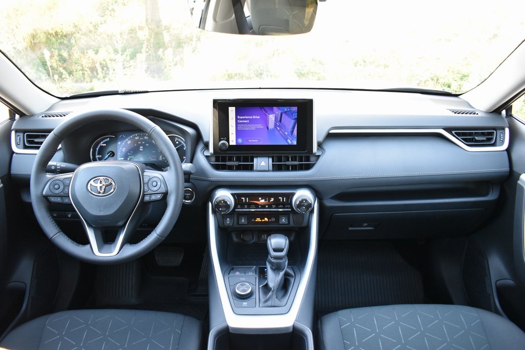 2024 Toyota RAV4 Hybrid XLE 9