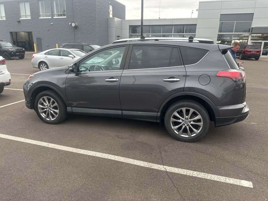 2016 Toyota RAV4 Limited 11