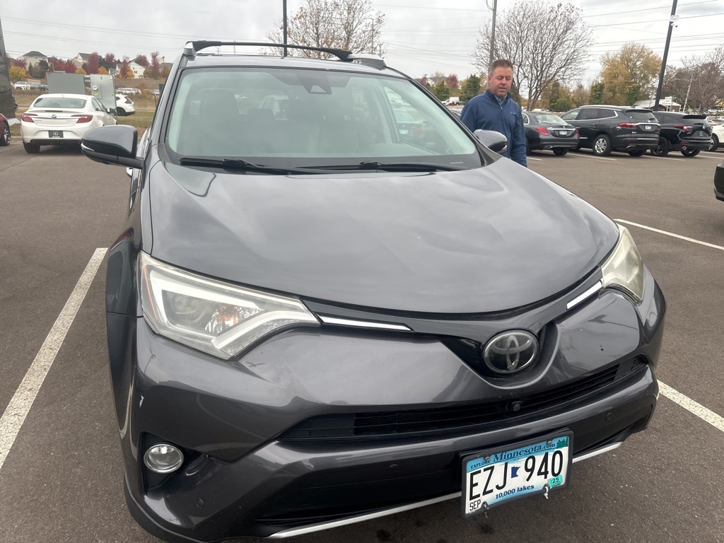 2016 Toyota RAV4 Limited 27