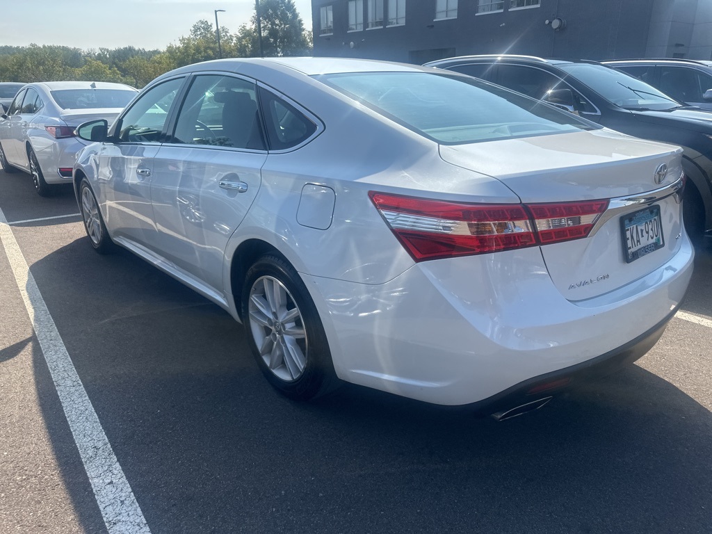 2013 Toyota Avalon XLE Premium 10