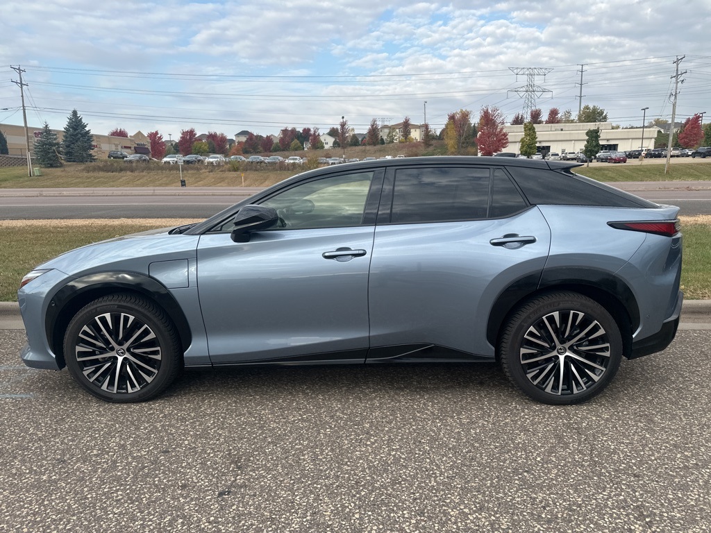 2023 Lexus RZ 450e Premium 4