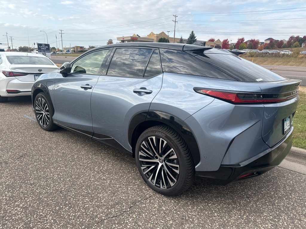 2023 Lexus RZ 450e Premium 5