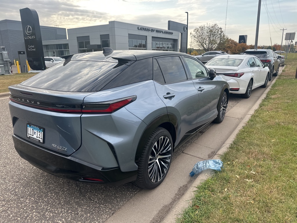 2023 Lexus RZ 450e Premium 8