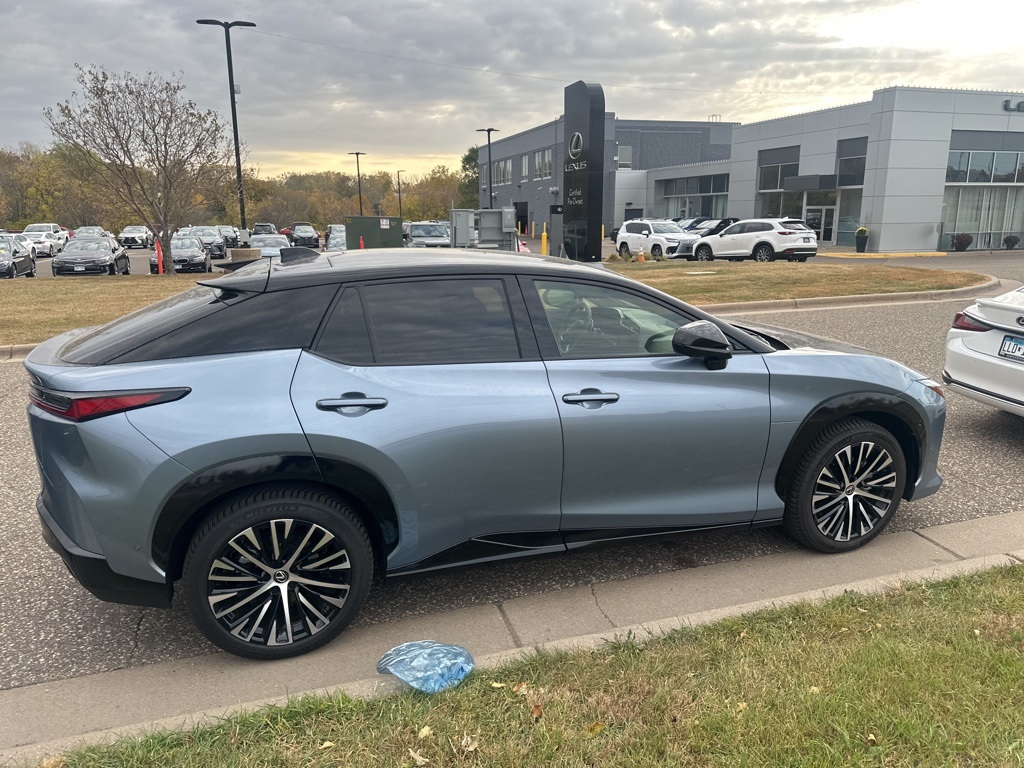 2023 Lexus RZ 450e Premium 14