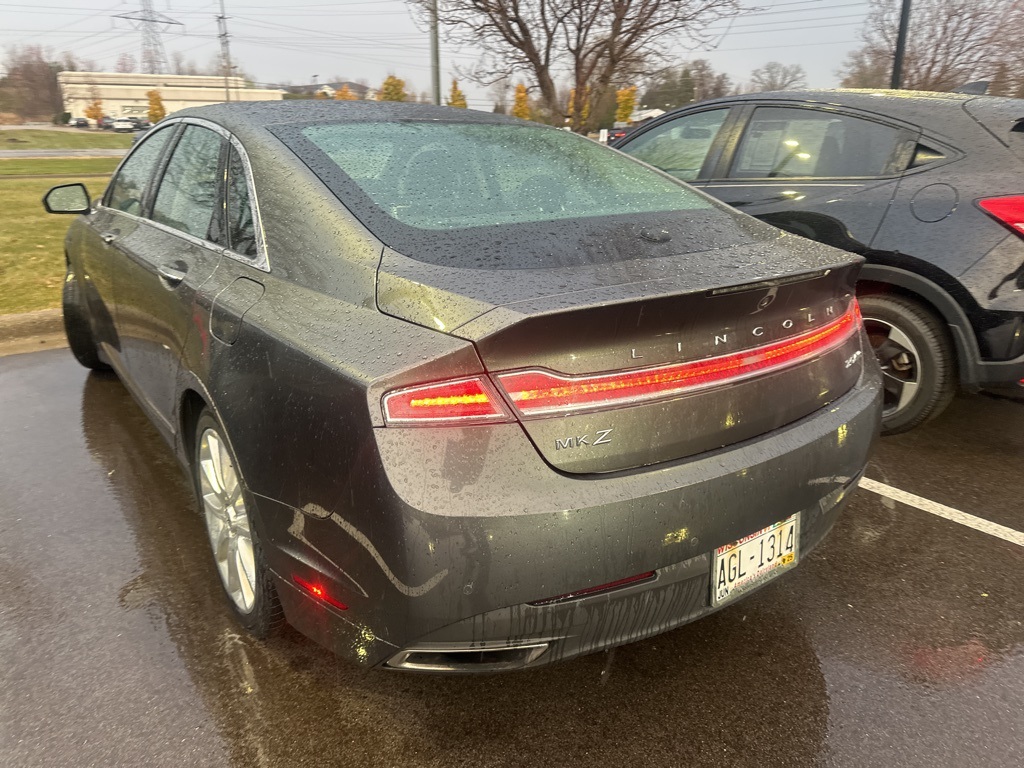 2016 Lincoln MKZ Base 13