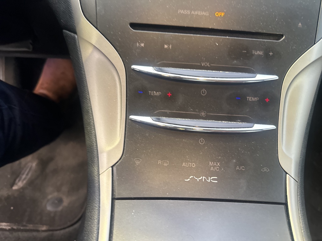 2016 Lincoln MKZ Base 20