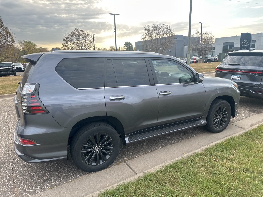 2023 Lexus GX 460 8