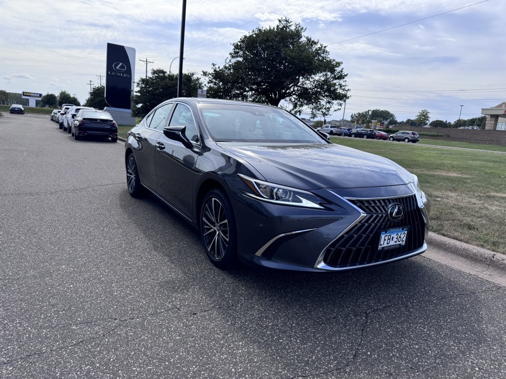 2024 Lexus ES 250 1