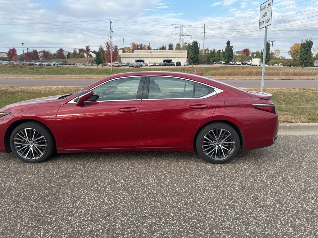 2024 Lexus ES 300h 3