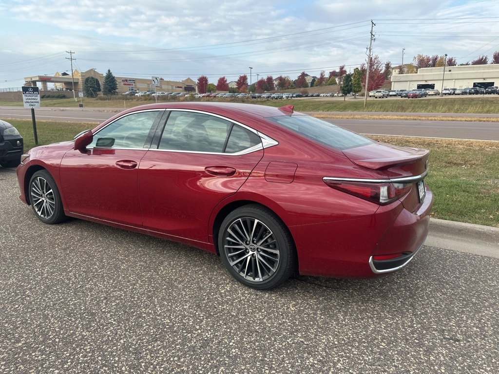 2024 Lexus ES 300h 21