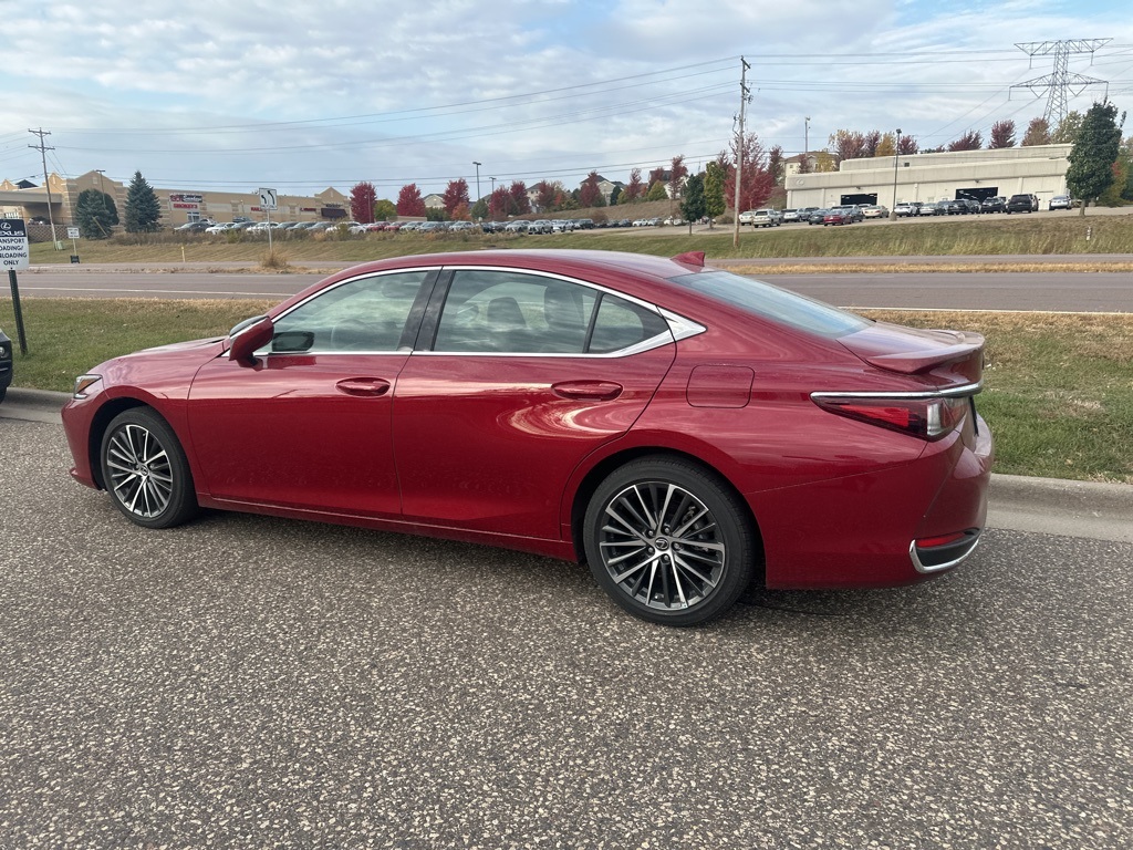 2024 Lexus ES 300h 22