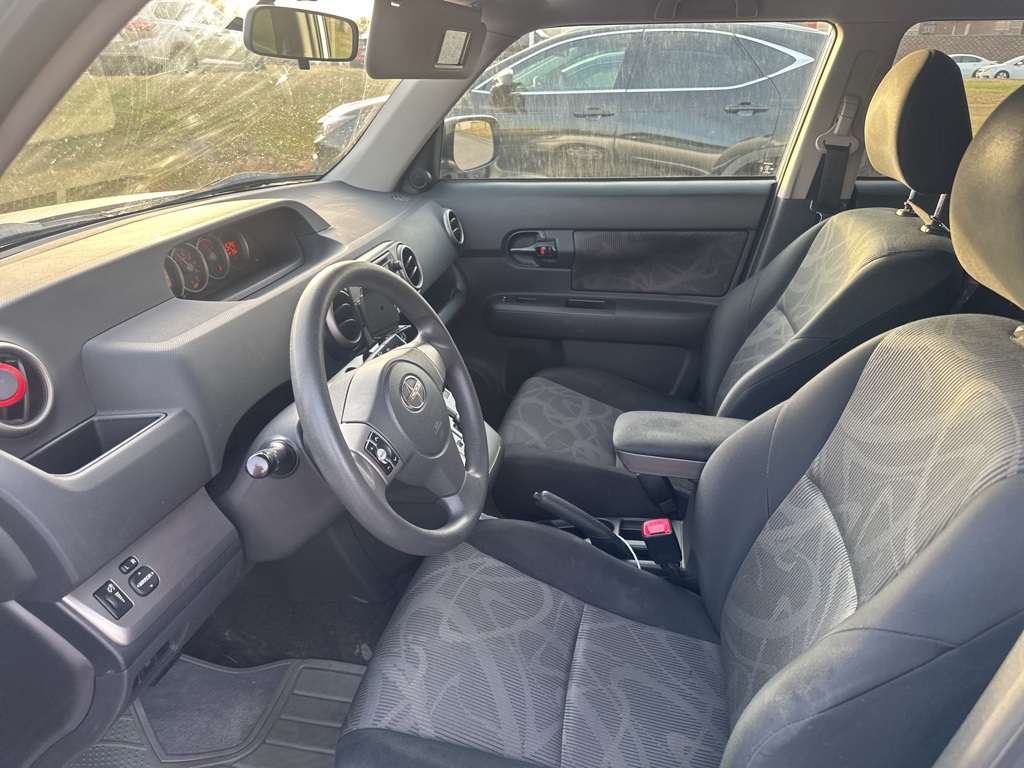 2014 Scion xB Base 27