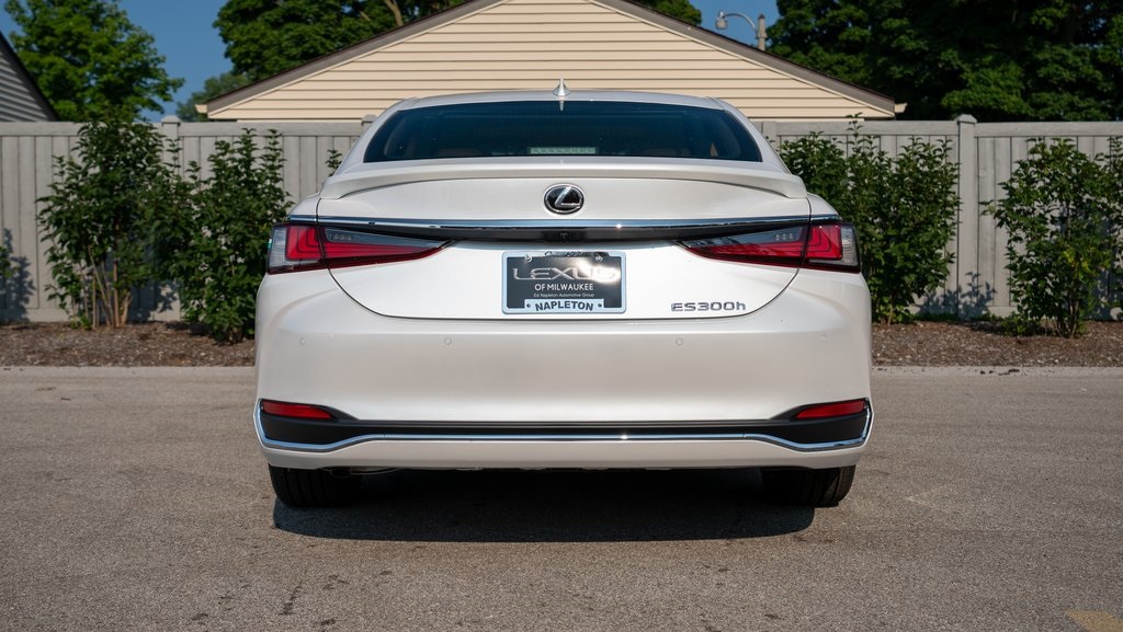 2025 Lexus ES 300h Luxury 5