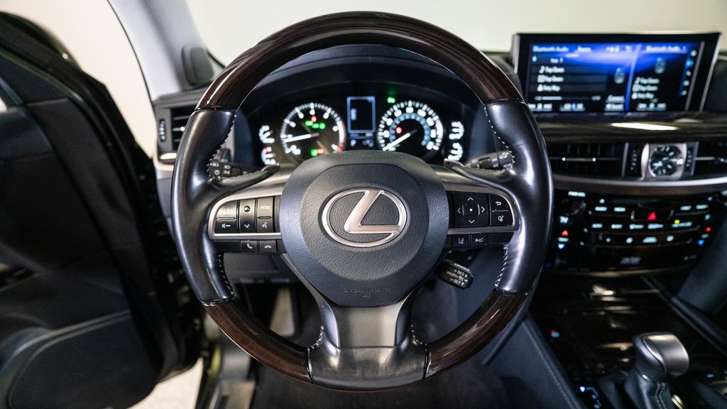 2021 Lexus LX 570 12