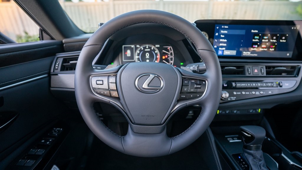 2025 Lexus ES 350 F Sport 26