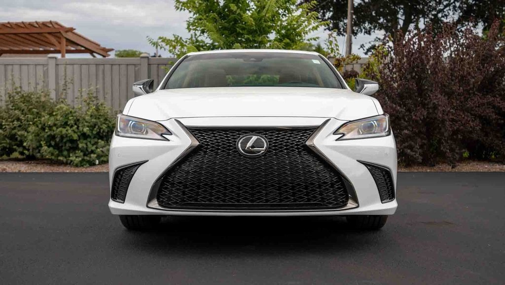 2025 Lexus ES 300h F Sport 2