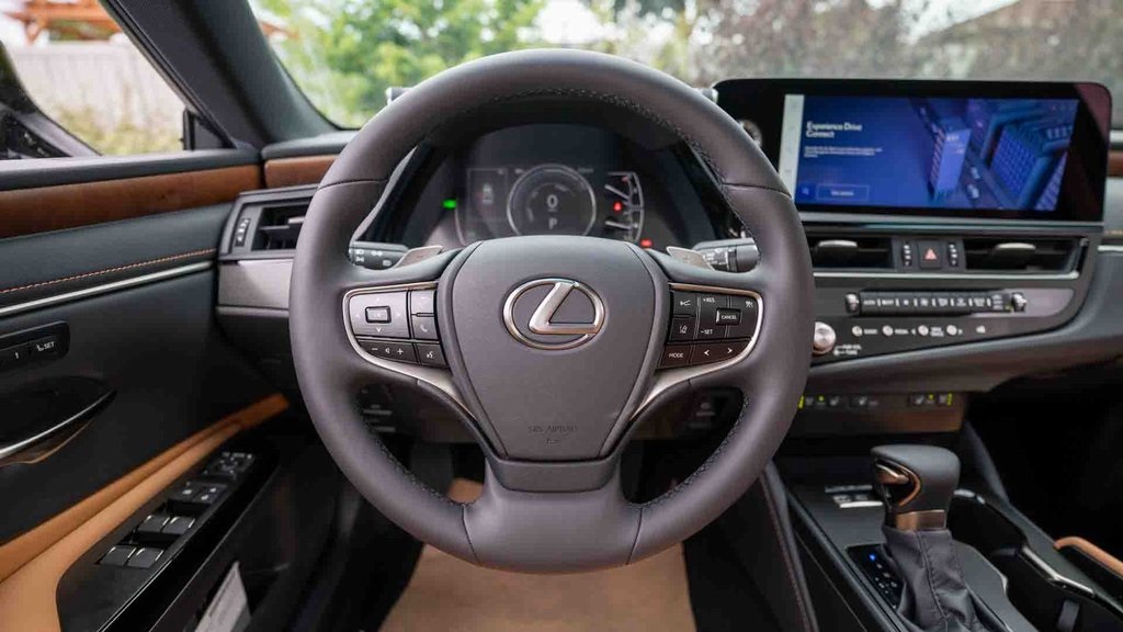 2025 Lexus ES 300h F Sport 25