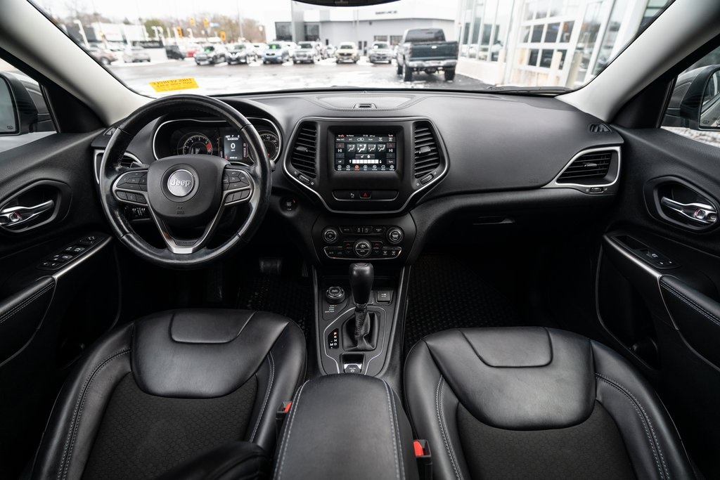 2020 Jeep Cherokee Latitude Plus 8